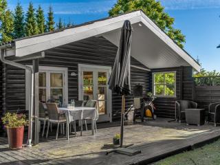 Holiday Home Tjarko - 690m to the fjord by Interhome - 2