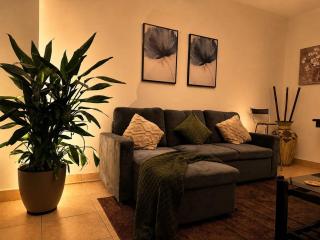 Sky Suite by Zaviera Stays Stays Luxury, Pool, Beach - 5