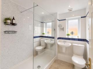 Six Bedroom House Ashford - Free Parking - 8