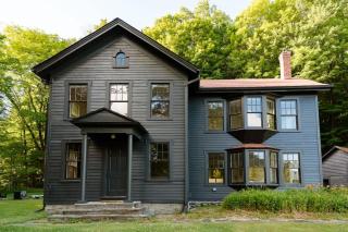 Hamlin House - Chic Farmhouse in Livingston Manor - 0