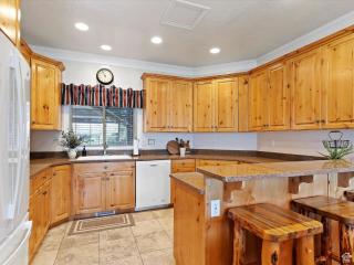 6486 Lakeside #15 - 9