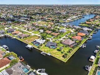 Cape Escape Gulf Access Canal Home SW Cape Coral - 3