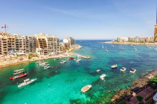 Modern 2 Bedroom Seafront Escape - 6