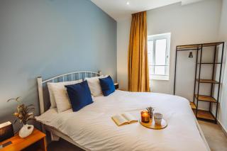 Modern 2 Bedroom Seafront Escape - 2