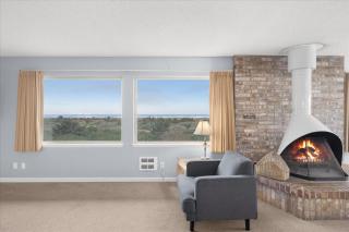 Top Floor Penthouse Suite with Ocean View - 1