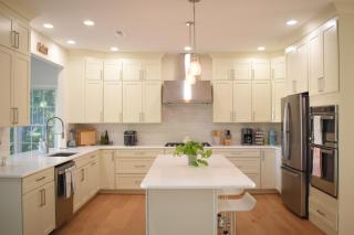 5BR Luxury Retreat in Private Gated Community - 4
