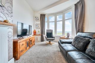 Apartment Sleeps 4 - Pets Sea Views Beach Access - 7