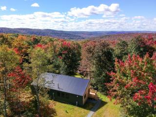 Knickerbocker Knoll -Tranquil & Modern Home with Hot Tub - 9