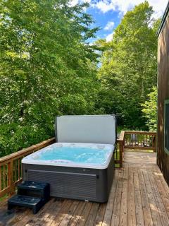 Knickerbocker Knoll -Tranquil & Modern Home with Hot Tub - 8