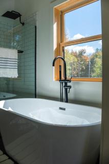 Knickerbocker Knoll -Tranquil & Modern Home with Hot Tub - 4