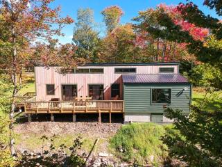 Knickerbocker Knoll -Tranquil & Modern Home with Hot Tub - 2