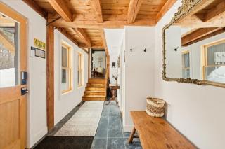 The Knole House - A True Vermont Farmhouse Escape - 1