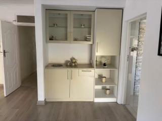 Monti's Villa Suites - 6