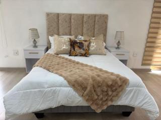 Monti's Villa Suites - 4