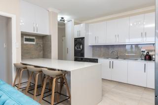 Shanthi Apartment 3 - 3