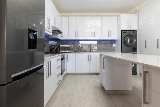 Shanthi Apartment 2 - 4