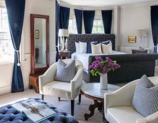 Kennebunkport Inn - 4