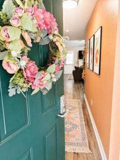 luxury condo, pet friendly, close to everything - 9