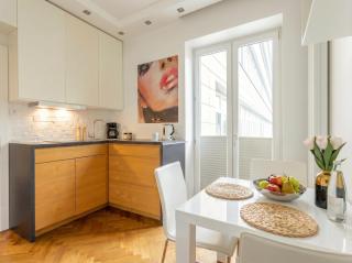 Golden Apartments in Warsaw - City Center - Żurawia - 5