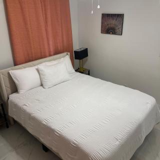 Your Ideal Southside Space Private Room - 5