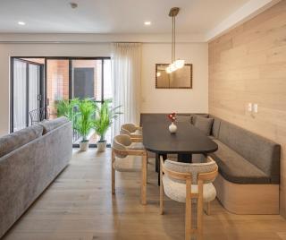Radiant 2BR 2BA, Pool, Jacuzzi, Gym & Roof Garden - 4