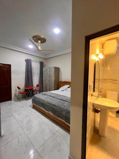Saikyo Hotel and Apartments - 1