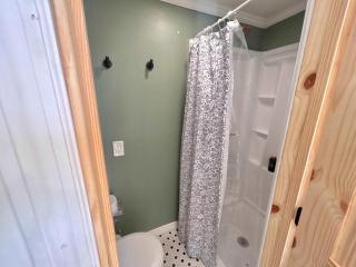 3 Tiny Homes Sleeps 14-Rustic Farm Chattanooga - 4