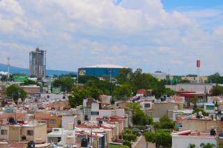 Private Apartment with AC & Parking Near Stadium Jalisco - 4