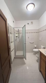 Elegante appartamento vista mare - 2 camere, 2 bagni e parcheggio privato - 1
