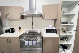 Modern 4BDR 5 Beds Ensuite AC 2 bath - 7
