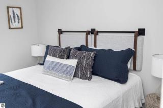 Trailside Retreat 405 2BR Condo Balcony Near Downtown TART Trail - 2