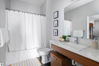 Trailside Retreat 405 2BR Condo Balcony Near Downtown TART Trail - 1