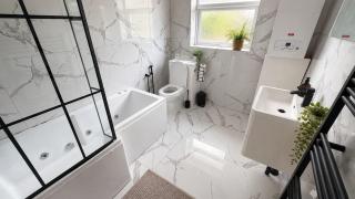 Beechdale 4BR for contractors and family holidays, FREE Secure Parking - 3