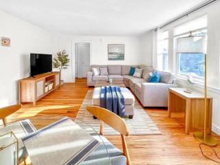 Willard By the Sea - 30 ft to the beach- 1st floor - 7