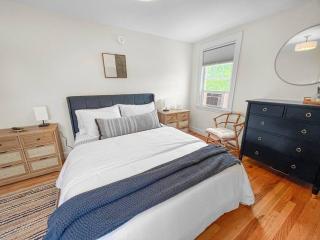 Willard By the Sea - 30 ft to the beach- 1st floor - 6