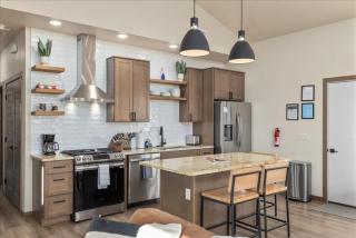 Luxurious Red Lodge Retreat - 5
