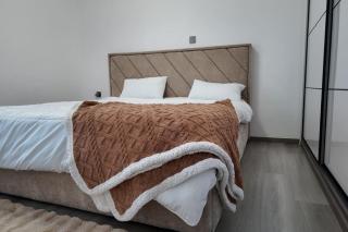 Luxury 2-Bedroom at Polaris Residency - 9