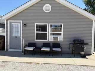 Pet Friendly Walk to Lake Firepit And Grill - 9