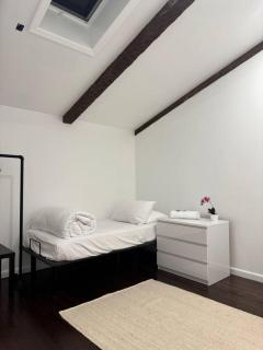 Room with Desk Wi-Fi and coffee - 8