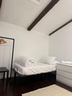 Room with Desk Wi-Fi and coffee - 5
