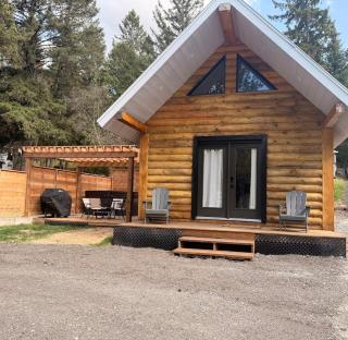 Log cabin with SPA, pool, and small beach - 4