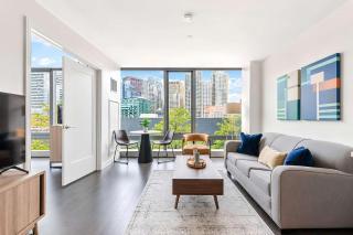 Lux Apt with Pool - Boston - 8