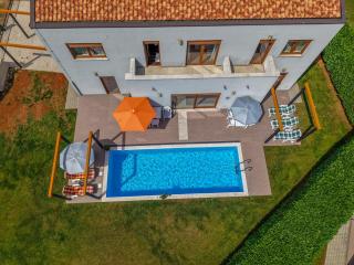 Holiday House Irina F - Pool Private - 1