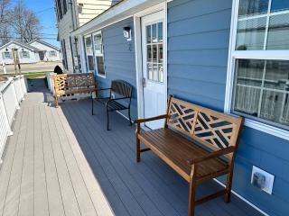 Cottage on Strip With 3 BDs 2 BAs - 6