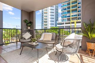 Tropical CBD Escape - Pool, Sunset View Balcony - 9