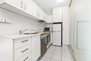 Bluewater Retreat - Ocean-Sunset Views, Pool and CBD - 5