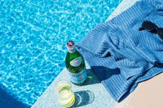 Bluewater Retreat - Ocean-Sunset Views, Pool and CBD - 2