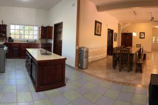 Spacious and Sunny Beachside Oasis Stunning Views - 8