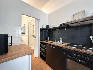 Great studio for short stay - 3