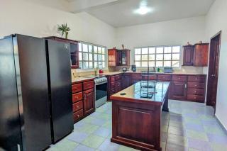 Charming Retreat 3BR Pool Access and Ground Floor - 0